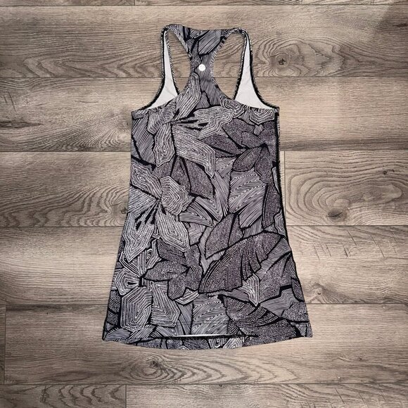 Lululemon tank - Picture 2 of 5